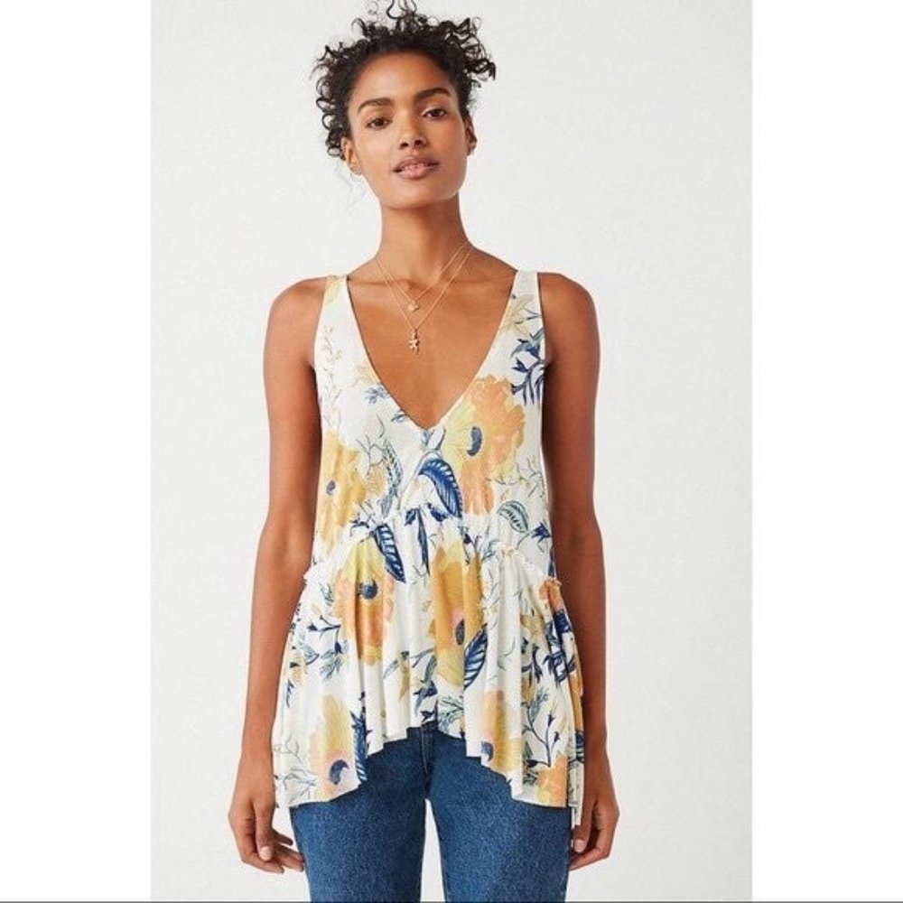 NWT Urban Outfitters Kimchi Blue Floral Tank Top
